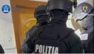 (Video) Zeci de percheziții au loc în Argeș! Operațiunea ,,JUPITER” continuă! 1 h - (Video) Zeci de percheziții au loc în Argeș! Operațiunea ,,JUPITER” continuă!