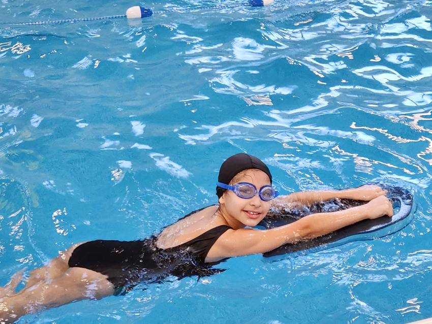 Cursuri de înot la Baza Sportivă din Bradu 1 cursrui inot Bradu