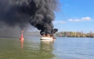 incendiu foc barca Delta