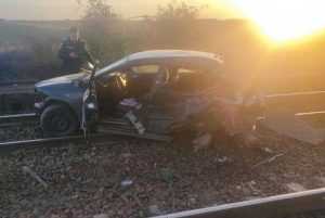 O tânără însărcinată a murit după ce mașina în care se afla a fost spulberată de tren! Soțul ei a forțat bariera 1 bb935ef439f5f7661f6416bd33d2624a - O tânără însărcinată a murit după ce mașina în care se afla a fost spulberată de tren! Soțul ei a forțat bariera