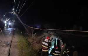 accident masina rasturnata stalp