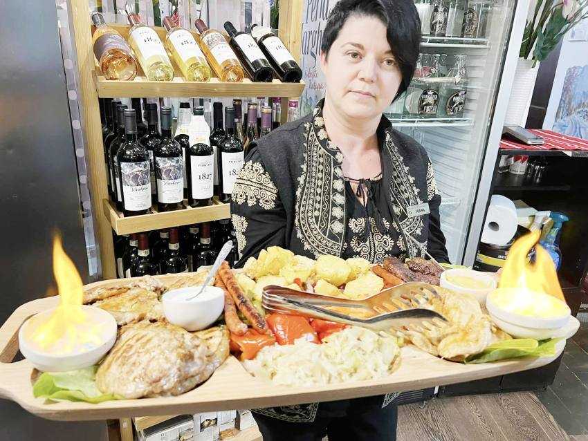 1 casa argeseana5 - Casa Argeșeană - savurează bucatele toamnei, în porții generoase și delicioase