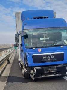 Accident grav pe A1! Două autoturisme și un TIR s-au ciocnit 3 464580358 869257811962447 4976790589396117332 n - Accident grav pe A1! Două autoturisme și un TIR s-au ciocnit