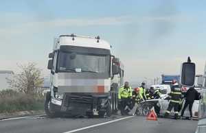 56bb6e31 6da2 4893 91ca 4654037ef0ca - (VIDEO) Accident lângă Pitești! Impact frontal între o cisternă și un autoturism