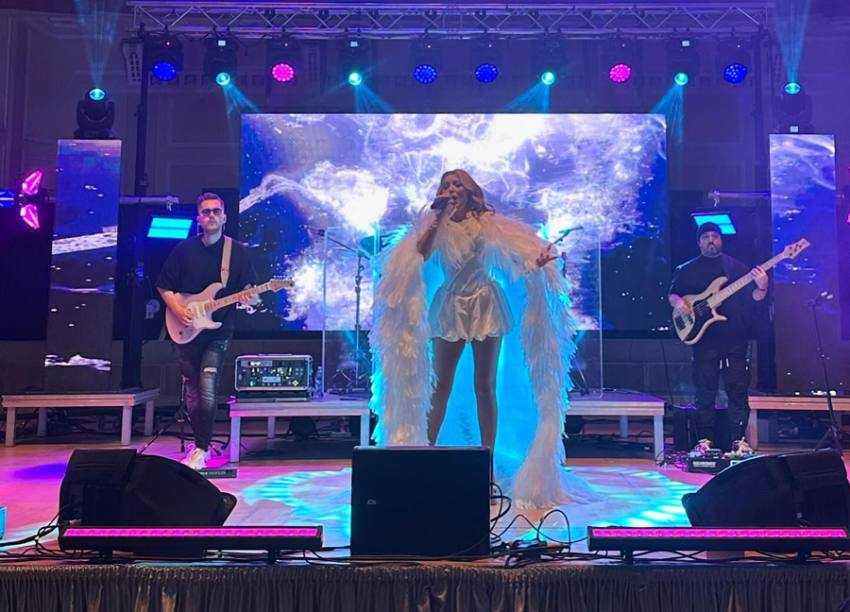 elena gheorghe vine la pitesti Sursă foto: FB Elena Gheorhghe