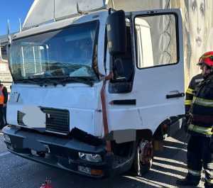 Accident cu victimă la Piscani! Implicate trei autovehicule de mare tonaj 1 99c86906 8466 484e b44d ddccae46a041 - Accident cu victimă la Piscani! Implicate trei autovehicule de mare tonaj