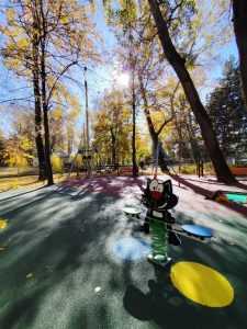 2ce73c66 4db2 4768 abe6 8610d7ec6370 - Arată incredibil! Primăria Pitești a reabilitat locul de joacă din Ștrand