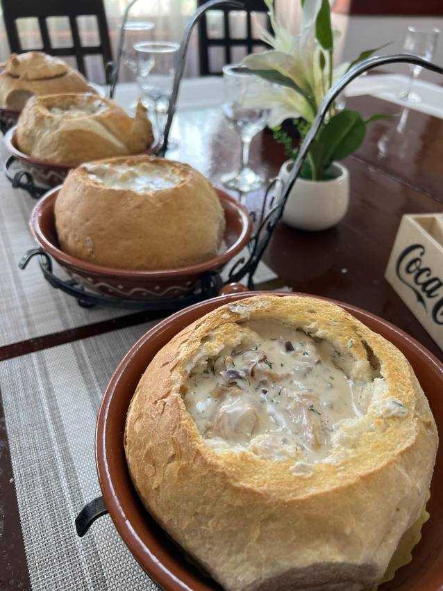 465154774 979573894212013 766834788361274501 n - Sărbătorește ziua de Sfinții Mihail și Gavril la Casa Argeșeană din Pitești!