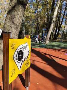 ba66b540 0c9d 4a32 8746 081021393834 - Arată incredibil! Primăria Pitești a reabilitat locul de joacă din Ștrand