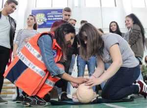 Fii pregătit pentru urgențe: Participă la cursul de prim ajutor de la Școala Gimnazială ”Liviu Rebreanu” din Mioveni 1 Sursă foto: FB Primăria Orașului Mioveni.