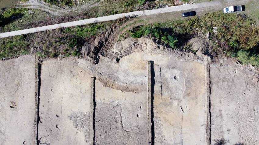 Săpăturile pentru autostrada Pitești - Sibiu au scos la lumină o așezare getică la Șuici 1 suici asezare getica02 - Săpăturile pentru autostrada Pitești - Sibiu au scos la lumină o așezare getică la Șuici