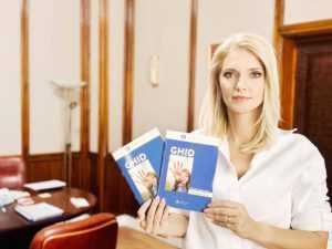 ”Fie că este 1 Martie, 8 Martie, fie orice altă zi din an, tot ce doresc este ca nicio femeie să nu devină victima violenței!” 27 Sursă foto: PNL Argeș.