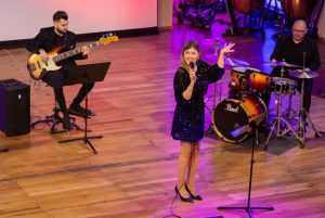 Elevii beneficiază de reduceri. Solista Dalma Kovács revine într-un concert jazz, la Filarmonica Pitești 1 Sursă foto: FB Primăria Municipiului Pitesti
