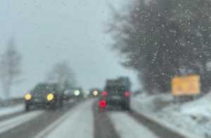 fc72a7c2 2e26 4864 80f0 dee6d53d11fa - Trafic restricționat pe DN 73! Două autotrenuri au derapat