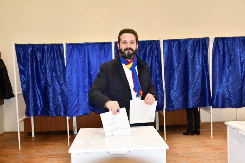 Sursă foto: PNL Argeș.