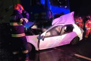 Doi tineri de 20 de ani au murit după ce au intrat cu mașina pe contrasens și s-au izbit de un TIR 1 whatsapp image 2024 12 02 at 20 09 07 1 - Doi tineri de 20 de ani au murit după ce au intrat cu mașina pe contrasens și s-au izbit de un TIR