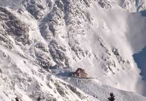 Risc de avalanşă în munţii Făgăraş 1 469232795 972942714860597 3188676899336611462 n - Risc de avalanşă în munţii Făgăraş