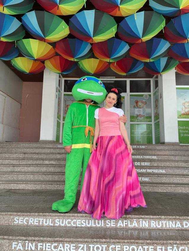 (Video) Spitalul de Pediatrie Pitești îmbracă haine de sărbătoare 3 350700728 294277032935420 5544066436942516286 n - (Video) Spitalul de Pediatrie Pitești îmbracă haine de sărbătoare