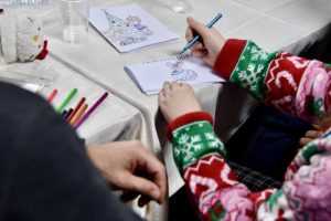 469027226 568196536180366 63180861888671655 n - Magia Crăciunului în Penitenciarul Mioveni! Deținuții au împodobit bradul alături de copiii lor