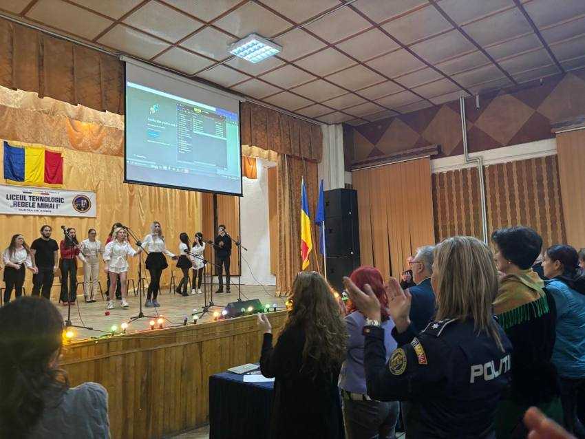 Campania „Reconectează-te cu copilul tău!” a ajuns la Curtea de Argeș 2 Argeș campanie