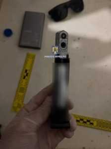 8b4133d7 6ca0 4eed 8b5c 3431c11a875e - Percheziții în Argeș! S-au trezit cu mascații la ușă în urma postărilor de pe rețelele sociale