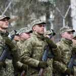 Crește vârsta de pensionare pentru angajații din MAI, MApN și serviciile de informații 10 soldati militari