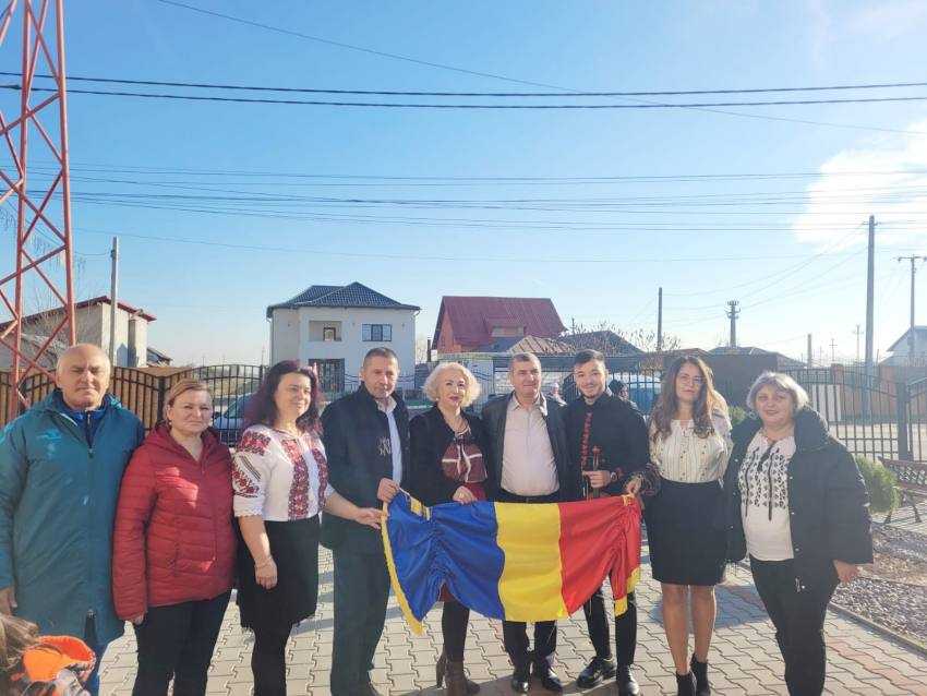 Bradu - Primarul de la Bradu îi așteaptă pe elevi la colindat