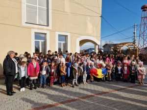 Primarul de la Bradu îi așteaptă pe elevi la colindat 1 Bradu1