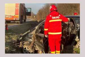 Accident într-o comuna din Argeș! Persoană asistată de paramedici! 1 accident autoturism Argeș