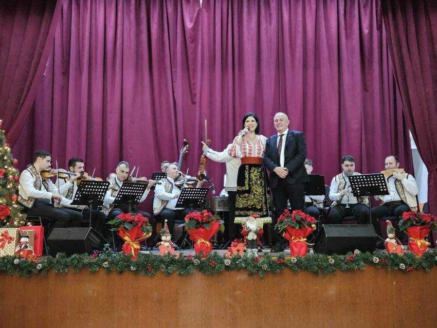 Spectacol excepțional la Ștefănești. Opt cupluri au fost premiate 3 la Ștefănești