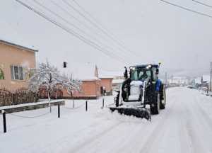 deszapezire - Pregătiri pentru deszăpezirea drumurilor comunale din Coșești