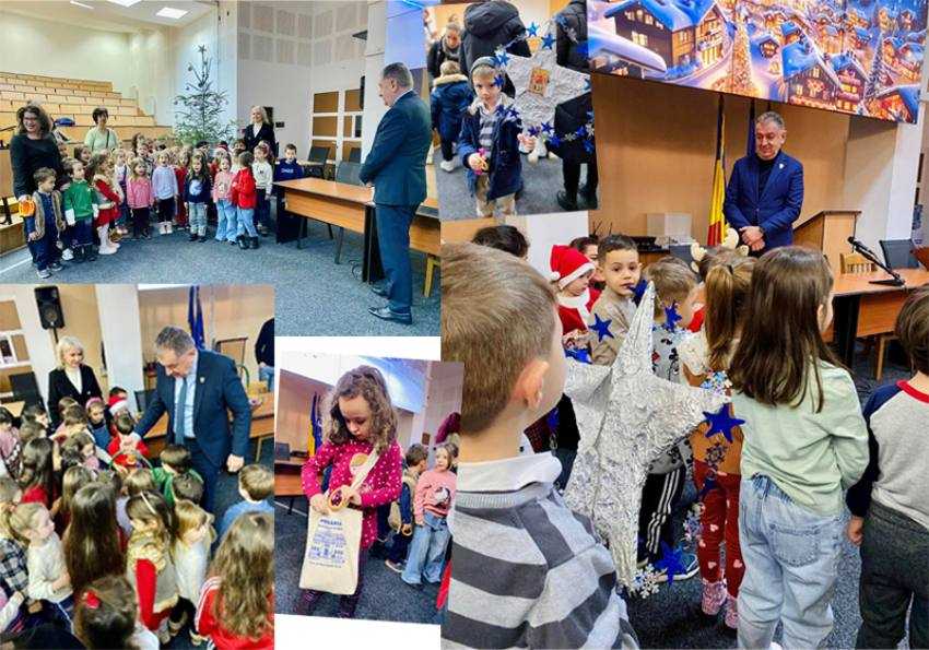 gentea a primit cu colindul 1 Sursă foto: FB Primăria Municipiului Pitești