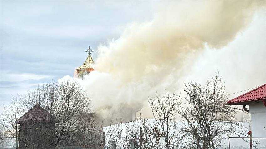 WhatsApp Image 2024 12 25 at 10.31.54 - (Video) Argeș. Incendiu la o biserică din Albota, chiar în ziua de Crăciun