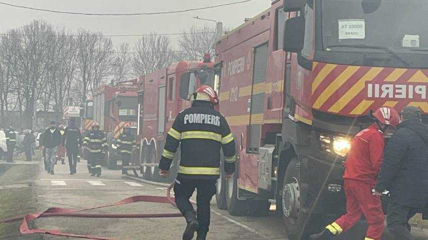 (Video) Argeș. Incendiu la o biserică din Albota, chiar în ziua de Crăciun 2 image00004 - (Video) Argeș. Incendiu la o biserică din Albota, chiar în ziua de Crăciun