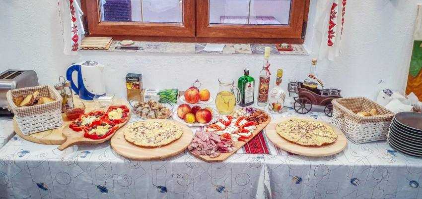 monica anghel pensiune1 - Cât costă o noapte de cazare de sărbători la pensiunea Monicăi Anghel din Berevoești