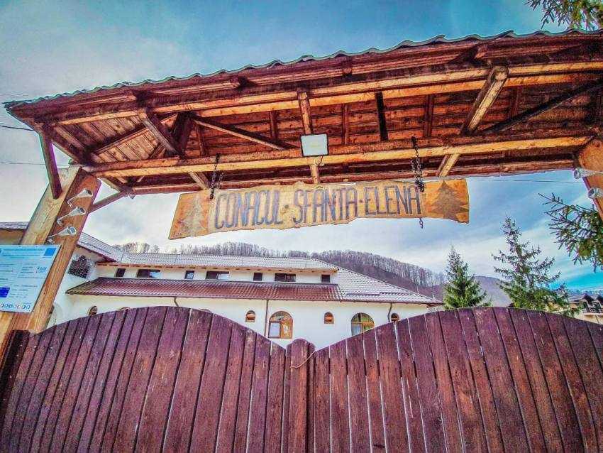 Cât costă o noapte de cazare de sărbători la pensiunea Monicăi Anghel din Berevoești 3 monica anghel pensiune3 - Cât costă o noapte de cazare de sărbători la pensiunea Monicăi Anghel din Berevoești