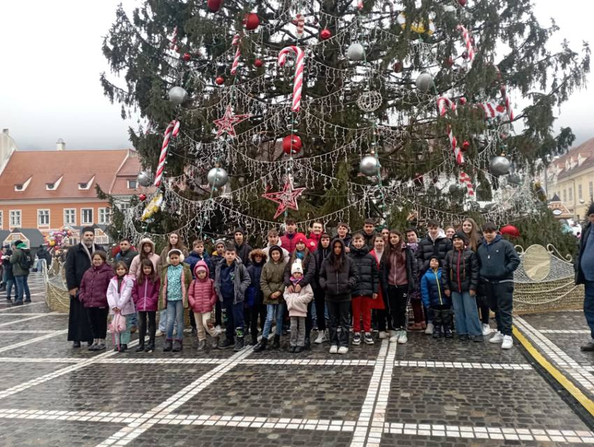 topoloveni copii deschidere Sursă foto: FB Arhiepiscopia Argeșului și Muscelului.