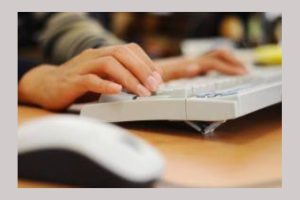 ARGEȘ. Femeie de 36 de ani prinsă copiind la examenul de permis 22 examen scoala de soferi