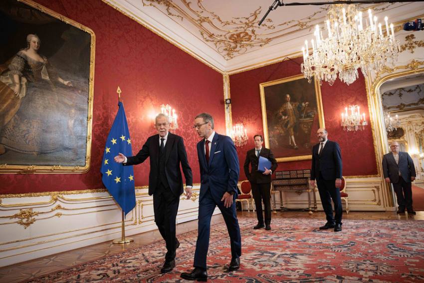 Herbert Kickl liderul extremei drepte 0 FPO- Președintele Austriei Van der Bellen presedintele austriei Sursă foto: .bundespraesident.at