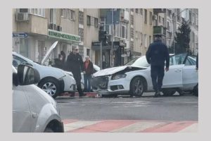 (Video) Accident cu victimă în Pitești! Impact între două autoturisme 30 accident masini Pitesti
