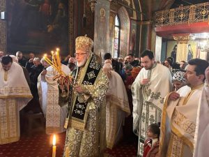 La Pitești. Cristian Gentea a participat astăzi la slujba oficiată de către ÎPS Calinic Argeșeanul 29 Sursă foto: FB Cristian Gentea.