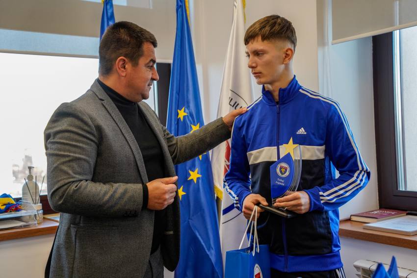 CJ ARGES – campion box (4)