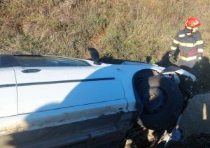 ARGEȘ. Autoturism răsturnat în afara părții carosabile la Albota 16 masina rasturnata Argeș
