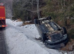 Accident pe Transfăgărășan! S-a răsturnat cu mașina 3 c84be913 22ec 45cb a6ba 72919f01ae63 - Accident pe Transfăgărășan! S-a răsturnat cu mașina
