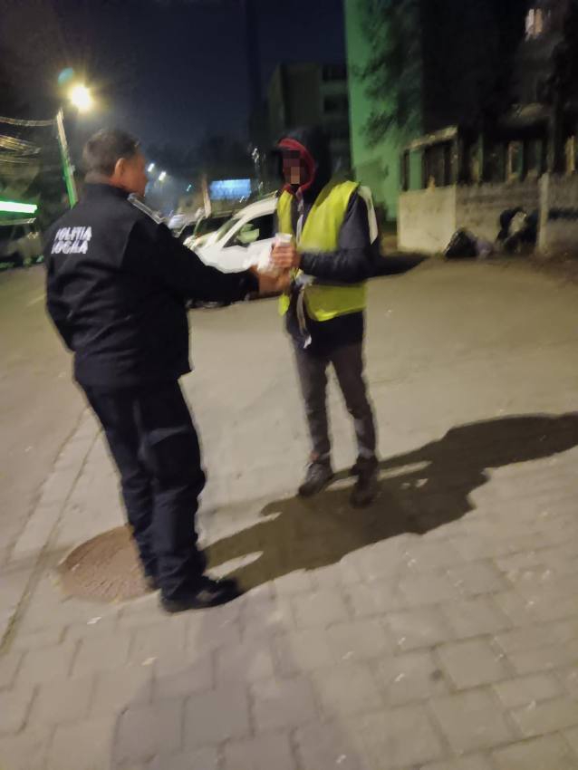 politisti locali Pitești ajuta