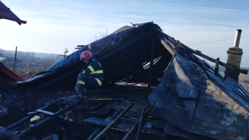incendiu casa Argeș