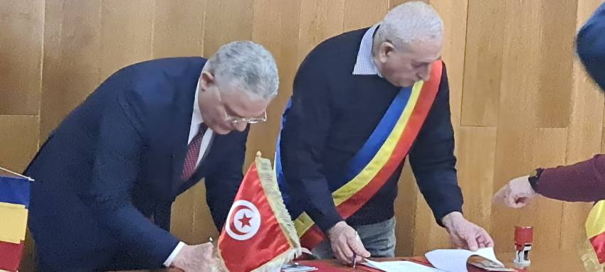 AZI. S-a semnat acordul de colaborare între Topoloveni și orașul Grombalia din Tunisia 3 la Topoloveni