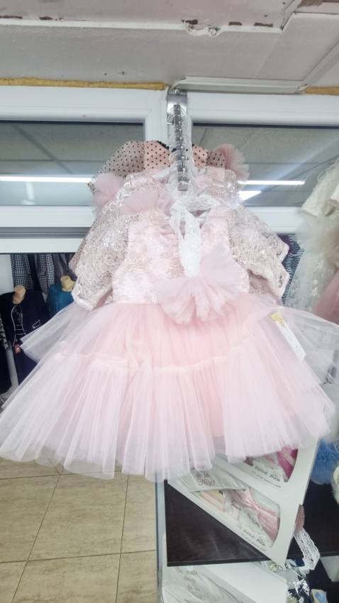 complex john haine 1 - Complexul Comercial John – tot ce ai nevoie, într-un singur loc!