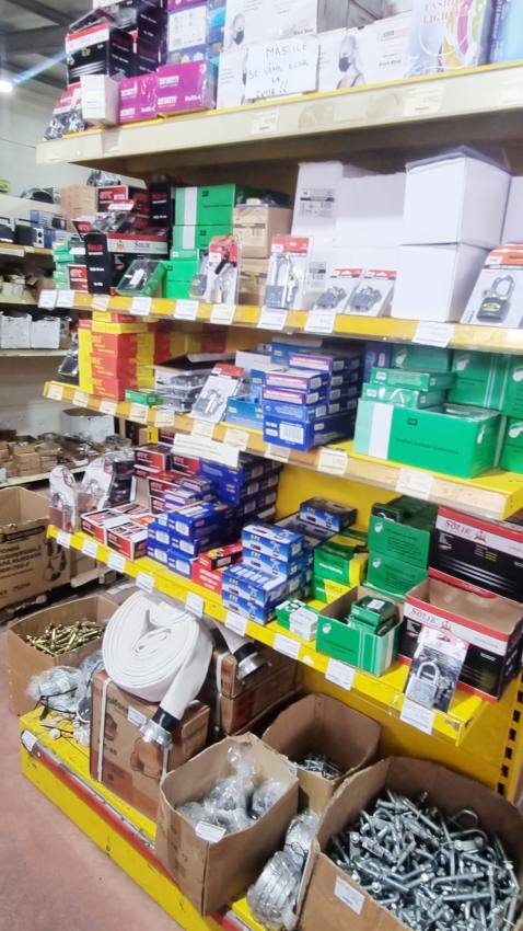 john cas si gradina 3 - Complexul Comercial John – tot ce ai nevoie, într-un singur loc!