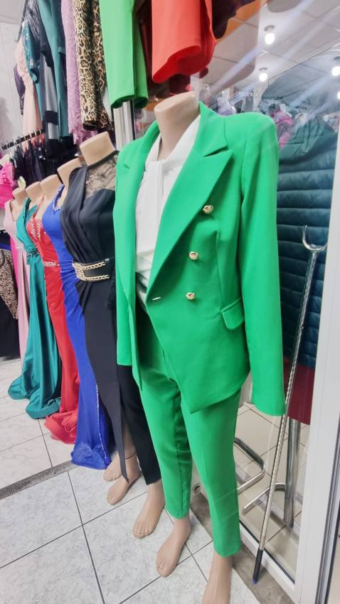 john haine 4 - Complexul Comercial John – tot ce ai nevoie, într-un singur loc!